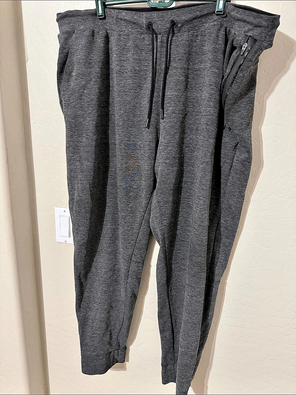 Men’s Gray Jogger Pants
